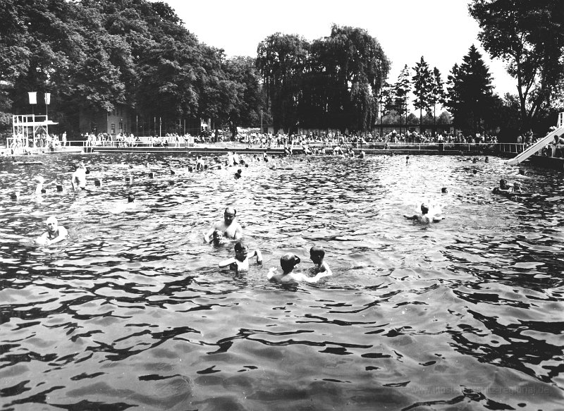 1970_Freibad-03.JPG