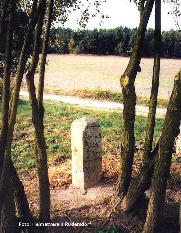 Alter Wegweiser in der LMuna