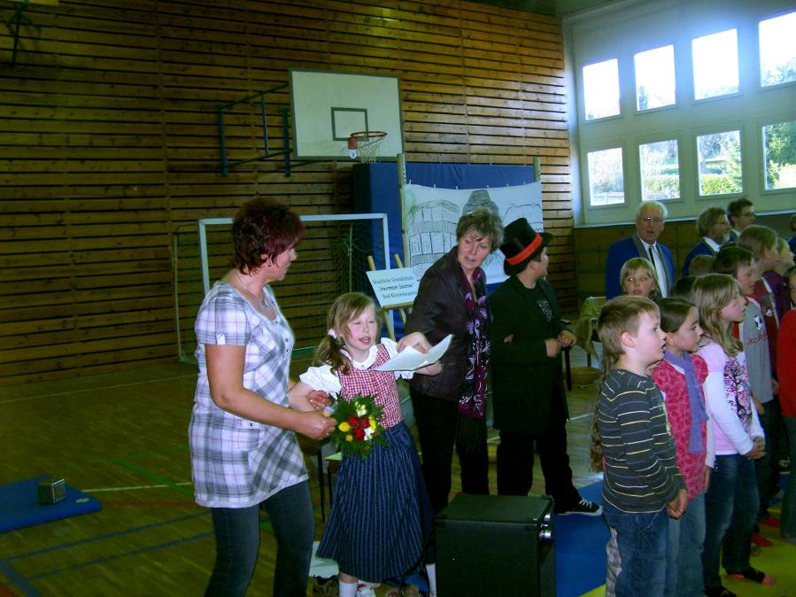 Impressionen von der Namensverleihung am 08.04.2011 - Grundschule "Hermann Sachse"